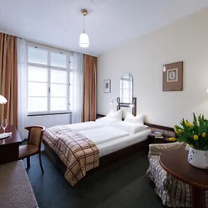 Continental Hotel-pension 4* Vídeň