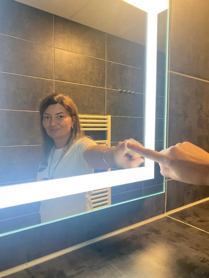 Space Night Capsule Hostel برلين