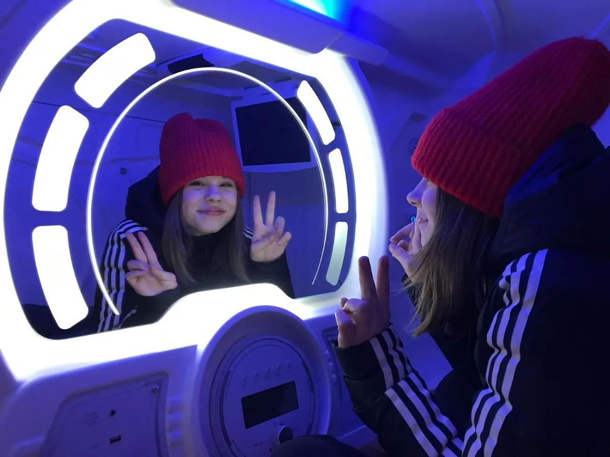 Space Night Capsule Hostel برلين