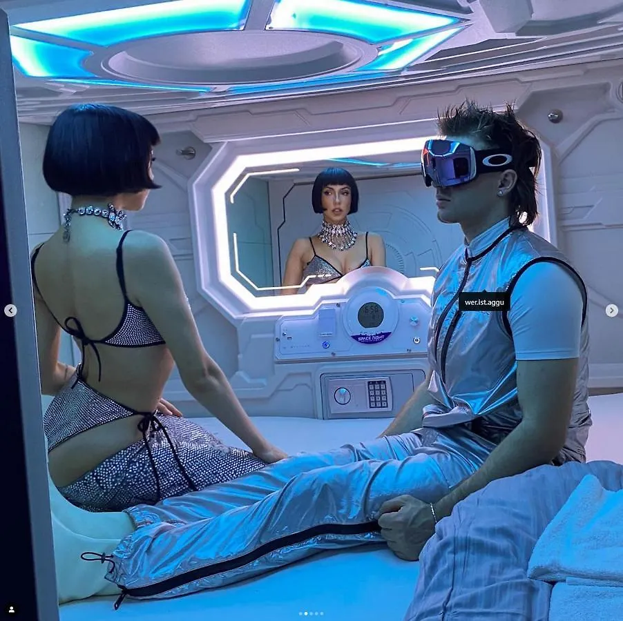 Space Night Capsule Hostel برلين
